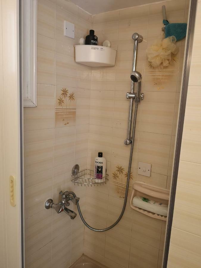 Bettys 1Br Seafront Apt ลาร์นาคา ภายนอก รูปภาพ